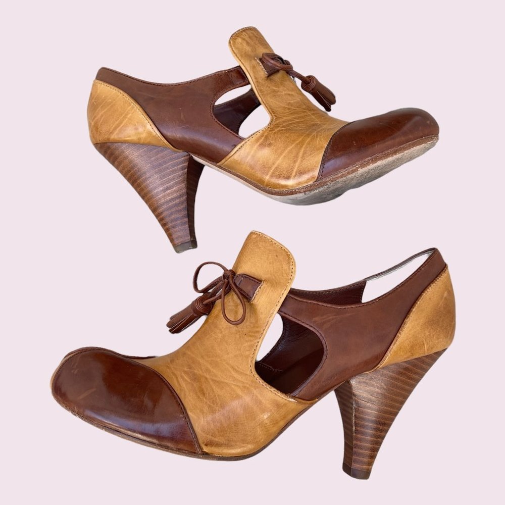 Max Studio Two-Tone Brown Leather Heels - Picture 6 of 14